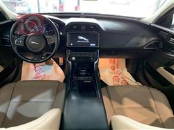 جاكوار XE